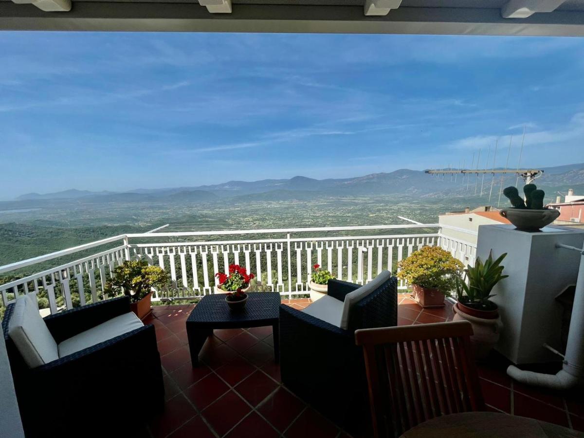 Appartamento Con Vista Panoramica Baunei Bagian luar foto